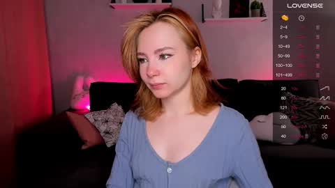Snapshot of lanablu_ chatting on February 24, 2:27 am Lana online show from February 24, 2:27 am