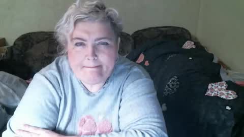 lanacat555 online show from November 1, 6:01 pm