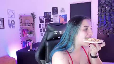 lanaherondale_ online show from November 22, 9:12 am