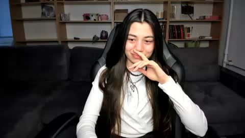 Lana online show from June 26, 6:09 pm
