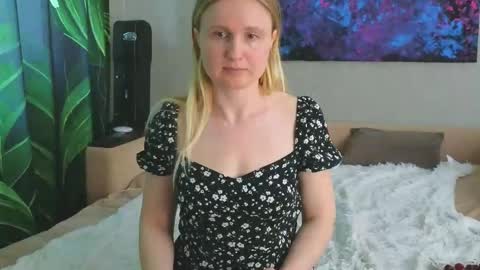 LanaviSmith online show from June 11, 7:05 am