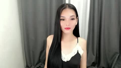 lanawyatt_ online show from March 12, 6:43 pm