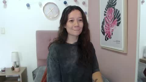 Lanna online show from July 15, 1:49 pm
