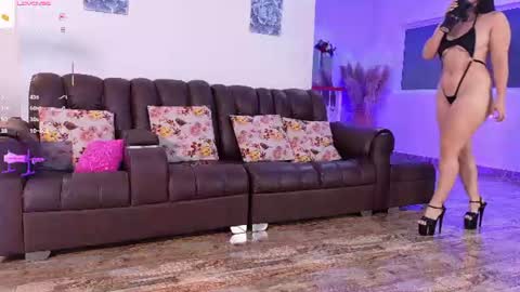 Hello Guys I am Lara Giraldo  WELCOME To my room online show from August 1, 8:49 am