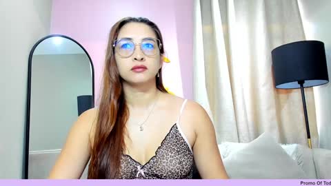 Snapshot of lara_martin chatting on January 31, 12:07 pm 700 200 online show from January 31, 12:07 pm