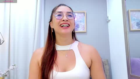 Snapshot of lara_martin chatting on February 3, 12:14 pm 700 200 online show from February 3, 12:14 pm