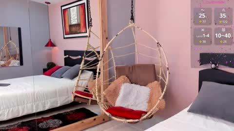 Snapshot of lara_martin chatting on October 11, 8:55 pm 700 200 online show from October 11, 8:55 pm