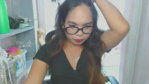 lara online show from June 29, 1:33 pm