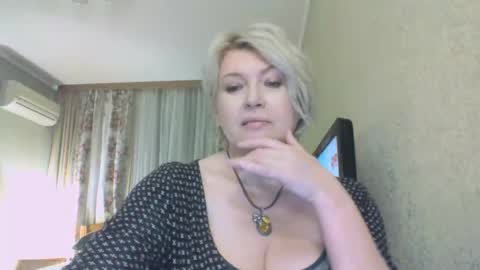 laramrs online show from November 29, 6:23 pm