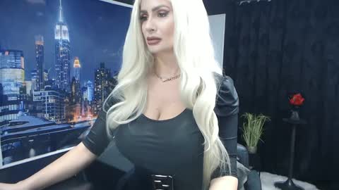 Snapshot of laras_moans chatting on February 5, 7:50 am laras_moans online show from February 5, 7:50 am
