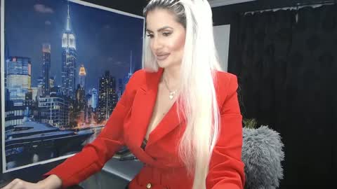 Snapshot of laras_moans chatting on December 26, 9:55 am laras_moans online show from December 26, 9:55 am