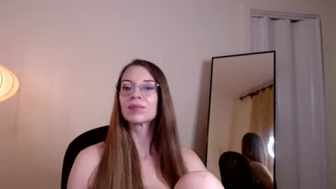 larawintersxxx online show from August 3, 8:25 pm