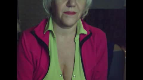 larisaq4ugo24 online show from October 19, 7:38 pm