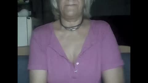 larisaq4ugo24 online show from March 3, 6:47 pm