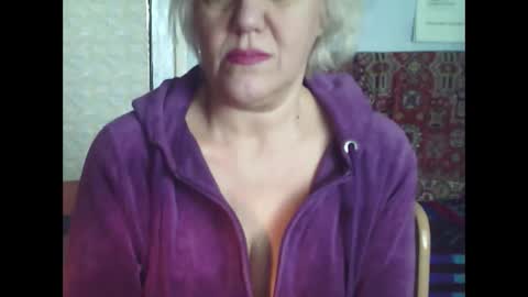 Snapshot of larisaq4ugo24 chatting on February 25, 9:31 am larisaq4ugo24 online show from February 25, 9:31 am