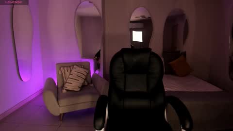 Larisa Smirnov online show from November 30, 11:53 pm