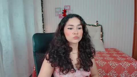 Larissas online show from December 4, 7:03 pm