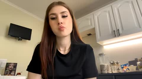 Sara online show from May 15, 9:34 am