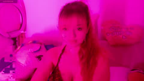 latinqueen2020 online show from April 5, 3:11 pm