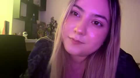 Karen online show from April 30, 8:57 pm