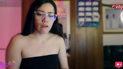 laujgray online show from March 18, 5:12 am