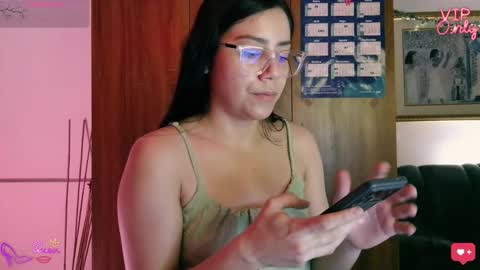 laujgray online show from March 16, 11:52 pm