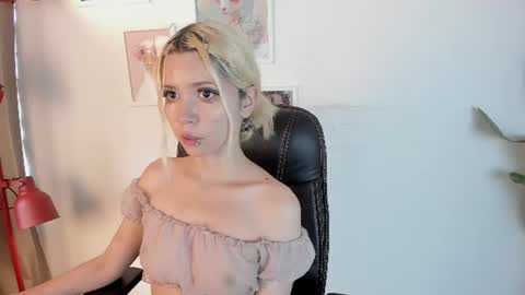 laukyubey1 online show from July 20, 7:36 pm