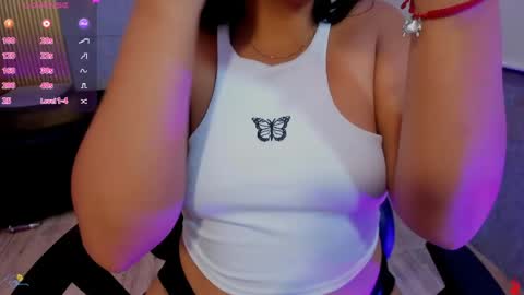 laulin_tay online show from June 2, 3:40 am