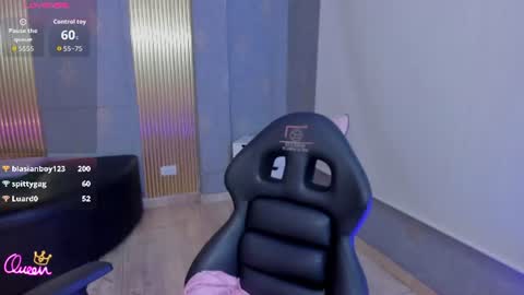 laulin_tay online show from June 18, 9:14 am
