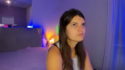 Laura online show from August 3, 4:49 am