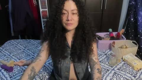  Wen  online show from February 17, 11:26 pm