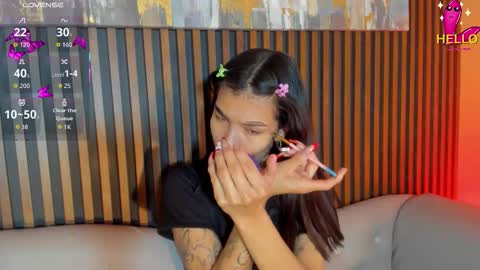 Laura online show from December 18, 12:54 pm