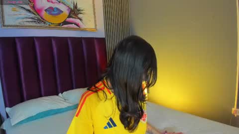 Laura online show from June 27, 1:39 pm