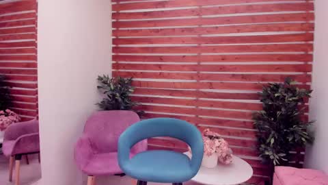 Snapshot of laura_bonnet_ chatting on September 21, 2:16 pm Laura Bonnet online show from September 21, 2:16 pm