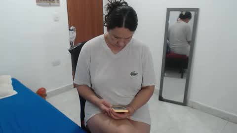 laura_foxx2379 online show from December 23, 1:31 am