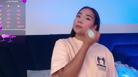 Snapshot of laura_golden1 chatting on February 7, 7:17 pm lLAURA online show from February 7, 7:17 pm