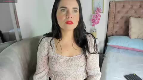 laura hotties online show from June 11, 7:00 pm