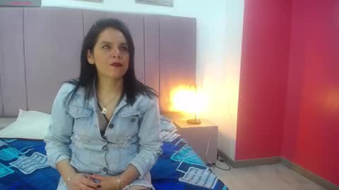 Snapshot of laura_hotties chatting on February 24, 1:08 pm laura hotties online show from February 24, 1:08 pm