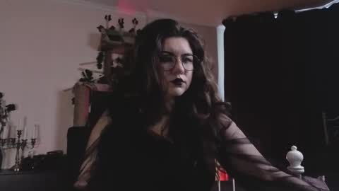 Miss Laura online show from February 23, 9:20 am