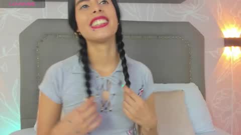 Snapshot of laura_maite_ chatting on October 9, 3:05 pm L A U R A online show from October 9, 3:05 pm