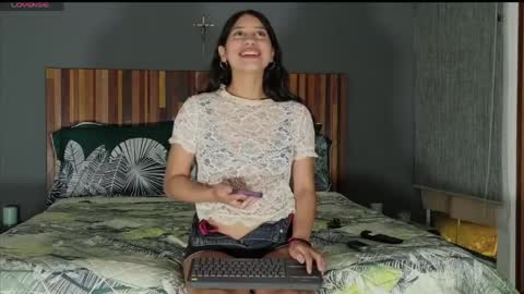 Laura online show from April 22, 1:35 am