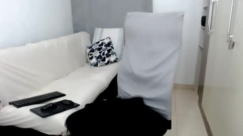 Laura online show from January 10, 12:15 am