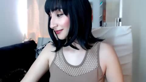 Laura online show from February 23, 6:07 pm