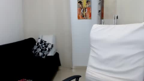 Laura online show from February 20, 11:10 pm