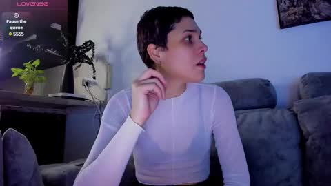 Snapshot of laura_r23 chatting on March 10, 2:39 am Laura Rose online show from March 10, 2:39 am