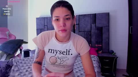 Snapshot of laura_r23 chatting on February 26, 3:54 pm Laura Rose online show from February 26, 3:54 pm