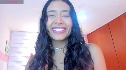 Snapshot of laura_smith33 chatting on January 9, 2:40 pm laura online show from January 9, 2:40 pm