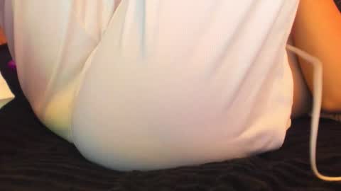 Snapshot of laura_soe chatting on September 16, 5:21 pm LAURA SOE online show from September 16, 5:21 pm