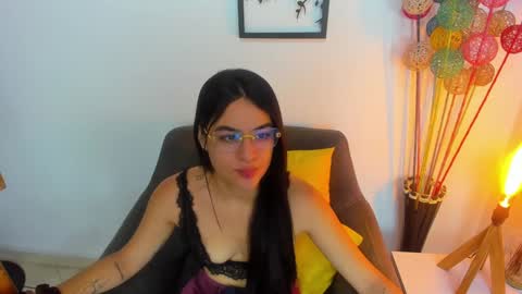 Snapshot of laura_soe chatting on January 13, 1:28 pm LAURA SOE online show from January 13, 1:28 pm
