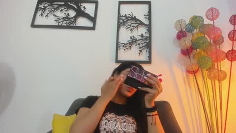 Snapshot of laura_soe chatting on January 10, 2:34 pm LAURA SOE online show from January 10, 2:34 pm